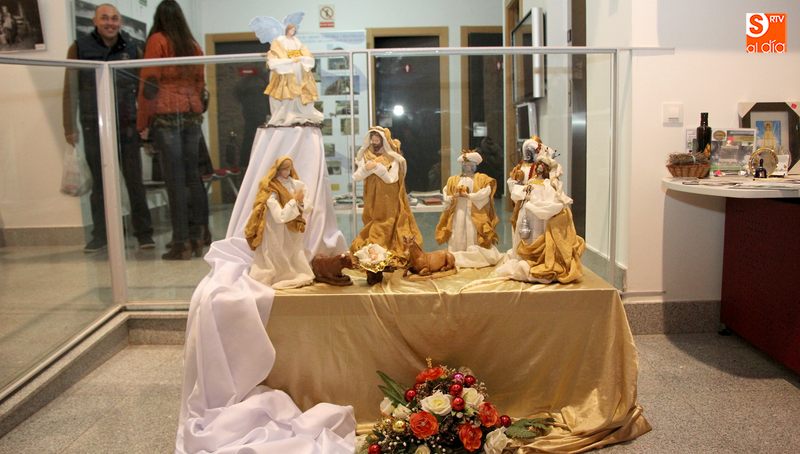 Belén que preside la muestra en la ofician de turismo / CORRAL