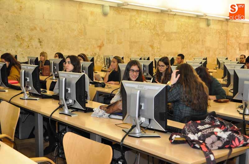 Estudiantes de la Facultad de Informática de la Universidad Pontificia de Salamanca