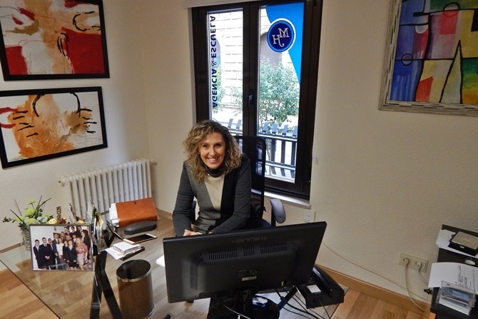 Maribel Hernández, en la agencia de azafatas MH