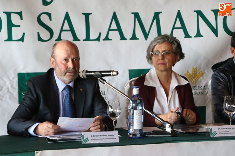 Ernesto Moronta e Isabel Martín, presidente y directora general de Caja Rural de Salamanca