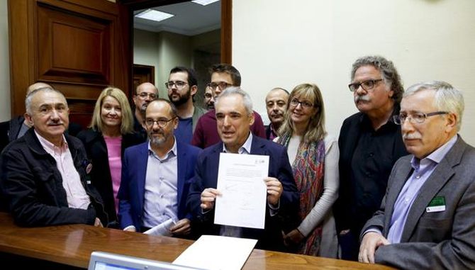 La oposición pide subir las pensiones