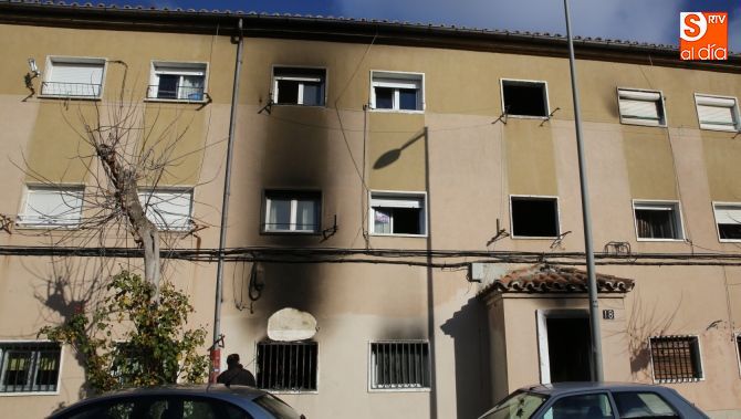 Resultados del tráfico suceso visibles en la fachada. Fotos: Alberto Martín