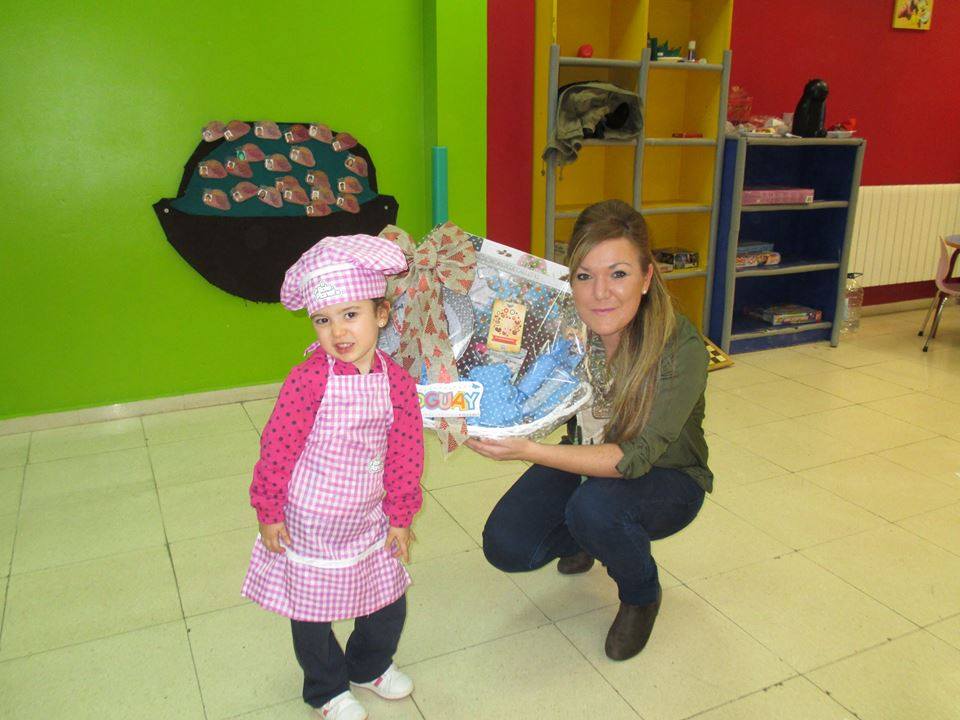 Martina Andrés posa como ganadora del Navichef. Foto: Ayto. de Guijuelo.