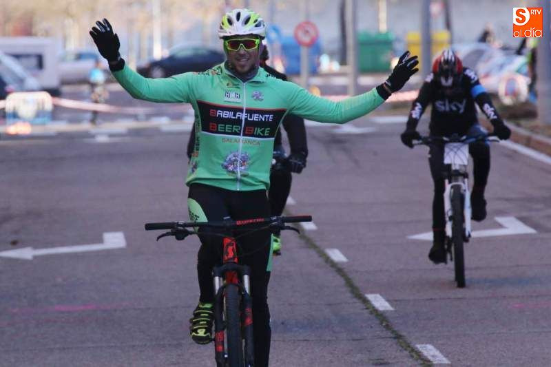 Un momento de la tradicional Carrera del Pavo por las calles de Salamanca