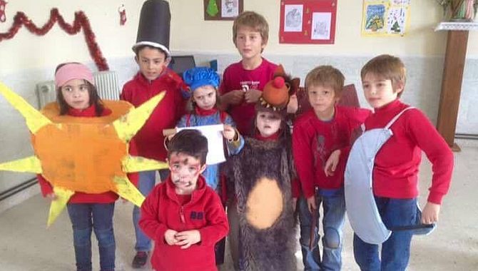 Pequeños y mayores compartieron escenario y público en este festival de Navidad 2016 / I. M. I.