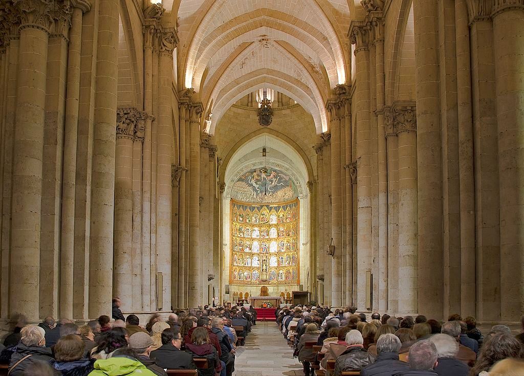 Ecos escolanos en el pórtico de la Navidad  