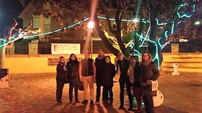 Los concejales Olga del Arco y Oscar Casas, junto a miembros de la Junta Directiva de IMPULSA VILLAMAYOR, encabezados por su presidente Félix Salinas y Lorena Matías