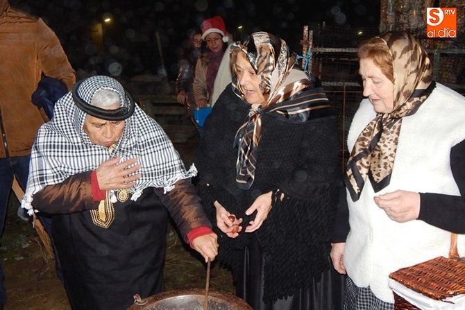 Los vecinos, protagonistas del belén viviente de Almenara de Tormes