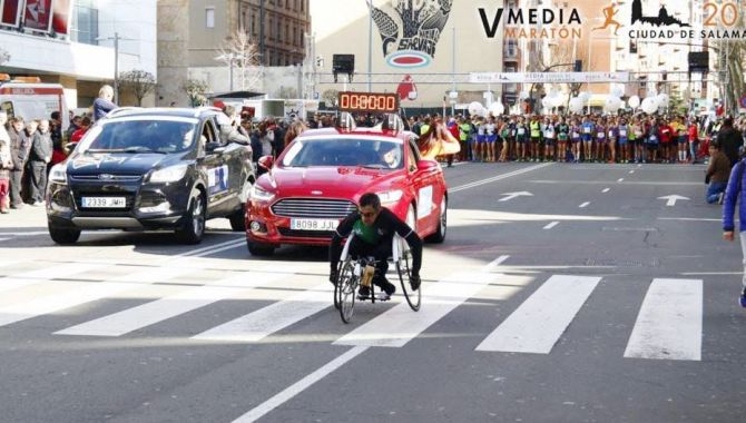 Momento de la salida de la Media Maratón de Salamanca 2016