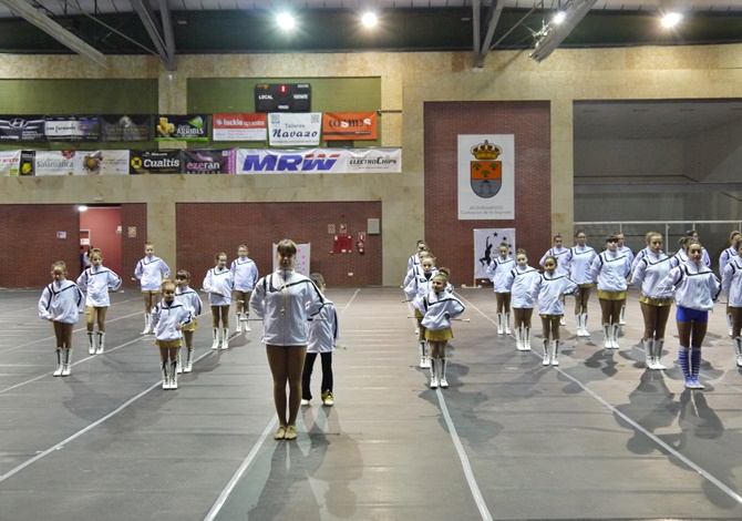 Exhibición de Twirling y Majorettes Salamanca en Carbajosa