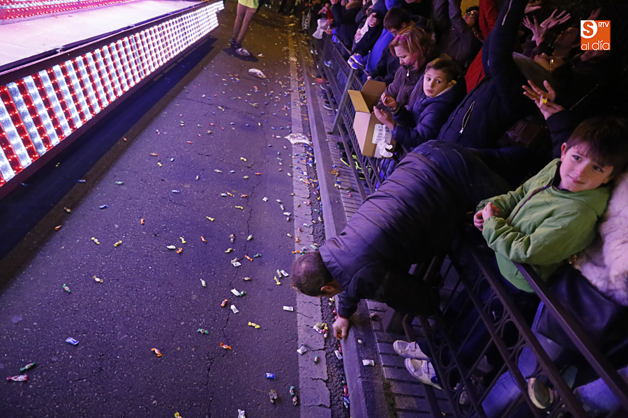 Público en la Cabalgata de Reyes de Salamanca. Foto: Alex López