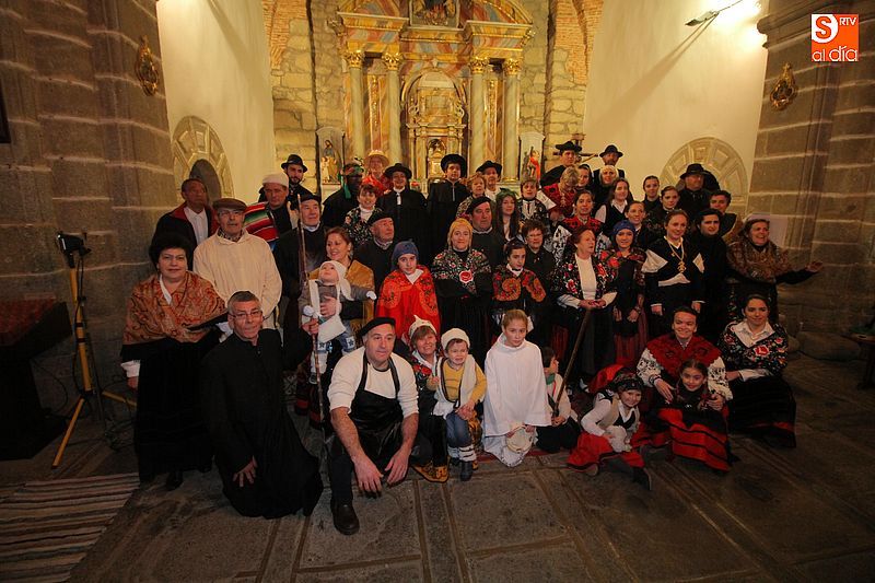 Gran éxito del belén etnográfico en la parroquia local