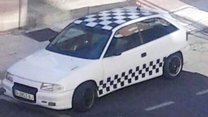 Coche robado en el garaje de la carretera de Ledesma 115