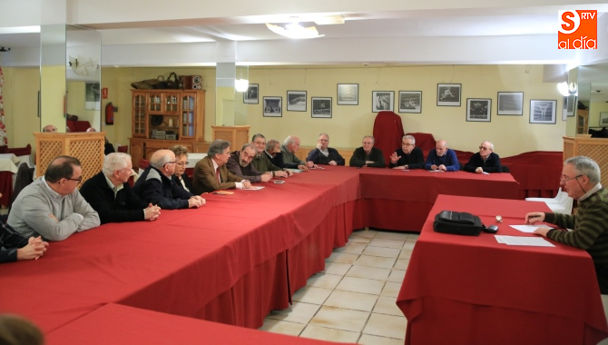 La Tertulia Rona Dalba se realiza todos los martes