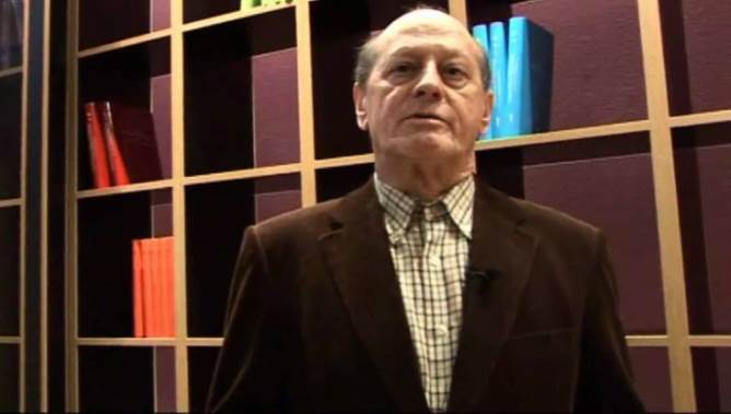 Antonio. L. Bouza, poeta, crítico literario y director de ‘Artesa’, revista especializada en poesía visual, editada entre 1969 y 1985