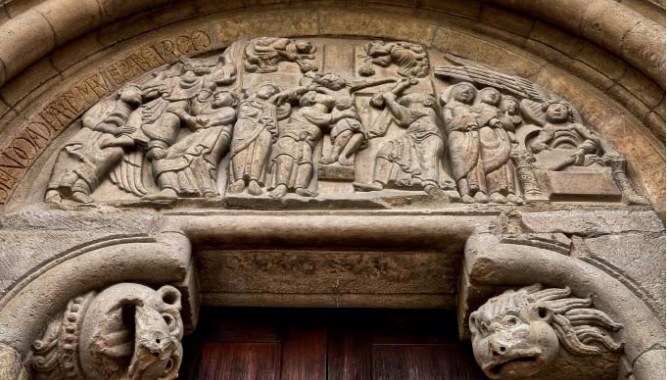 La obra recoge en 264 páginas y, por primera vez, las más importantes portadas románicas que se conservan en las nueve provincias de la región