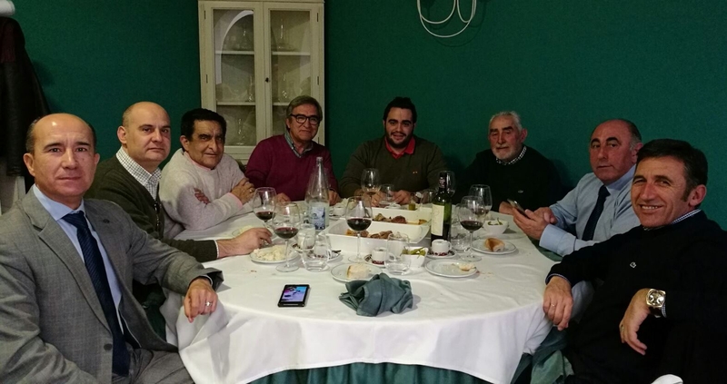 Foto 2 - El Restaurante Estoril acoge la comida de la familia bolsinista  