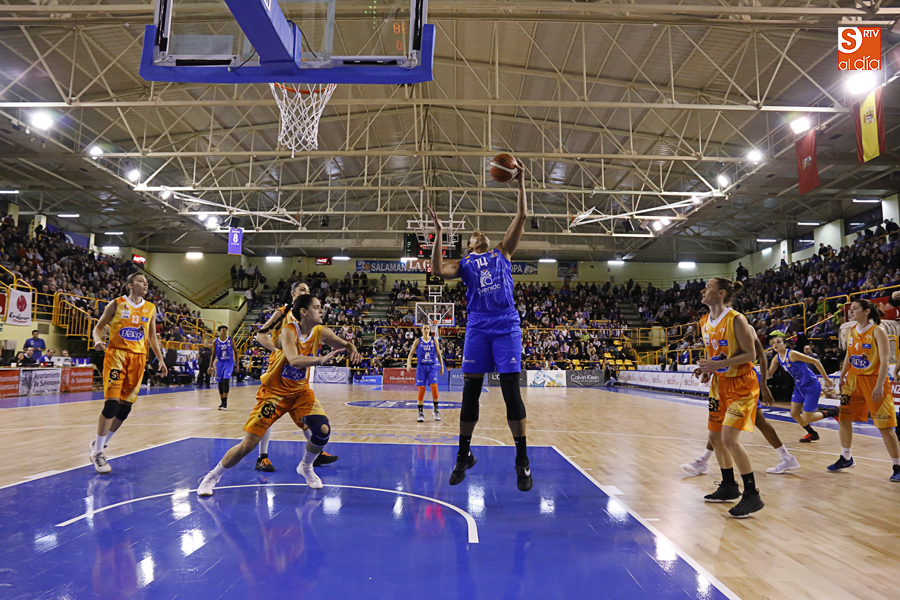 Momento del partido disputado este domingo en el pabellón de Würzburg (Foto de Álex López)