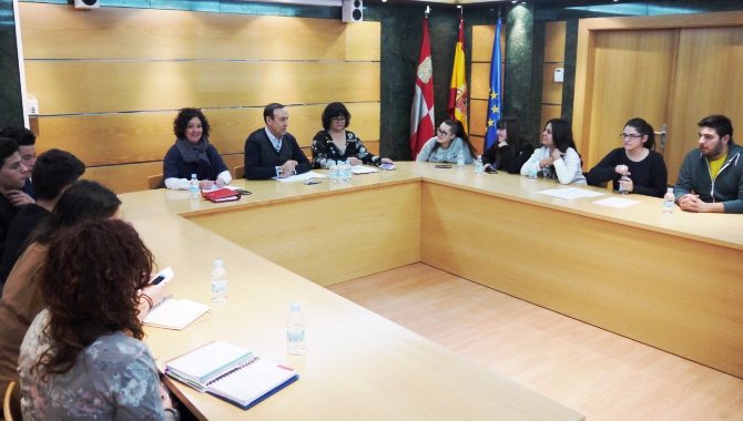 Un momento de la reunión que se celebró este martes en el Ayuntamiento
