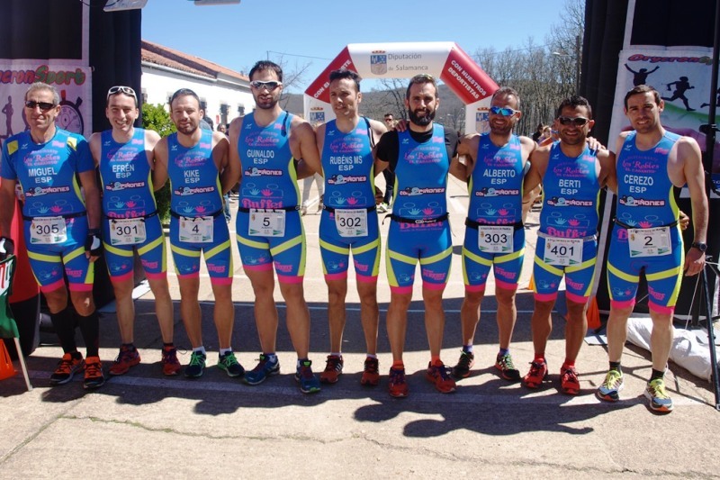 Equipo Con Dos Piñones, que participa en la Liga de Duatlón