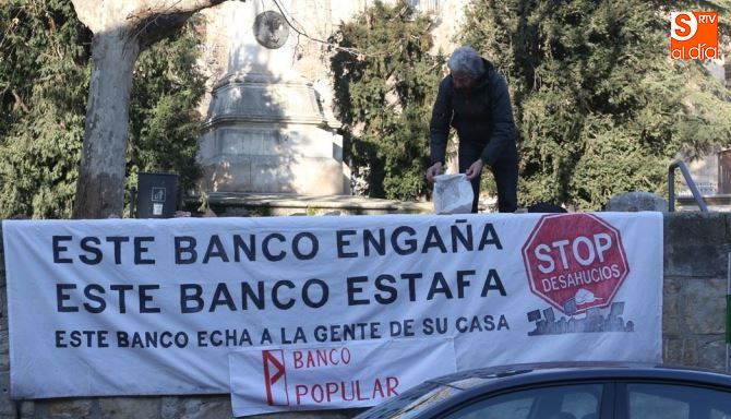 Concentración de la plataforma a la puerta del Juzgado