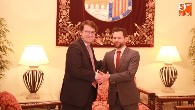 Alfonso Fernández Mañueco y Alejandro González Bueno, alcalde popular y portavoz municipal de Ciudadanos respectivamente / Foto de Alberto Martín