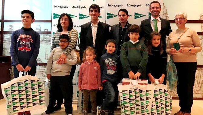 Ganadores del Certamen de Adornos Navideños, organizado por El Corte Inglés