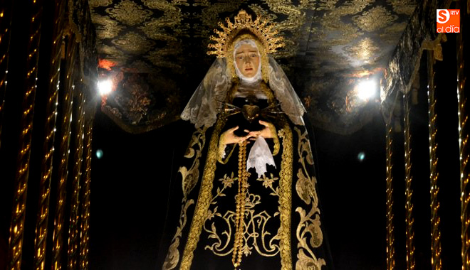 Nuestra Señora de la Soledad procesionando es la protagonista del I Concurso de Fotografías para el cartel de la Semana Santa 2017