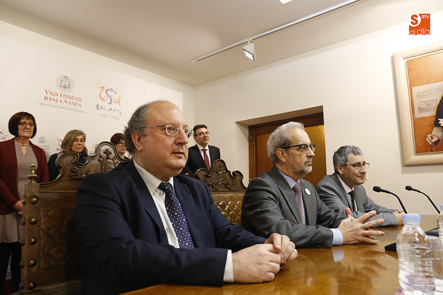 El rector presentó a Cabero como nuevo vicerrector de la Usal (Foto de Álex López)