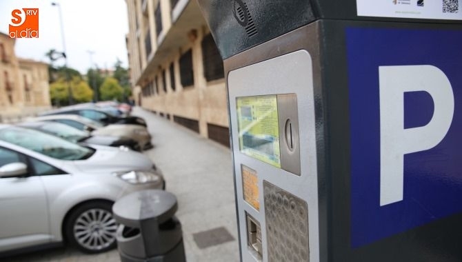Parquímetro de la ORA en una calle de Salamanca