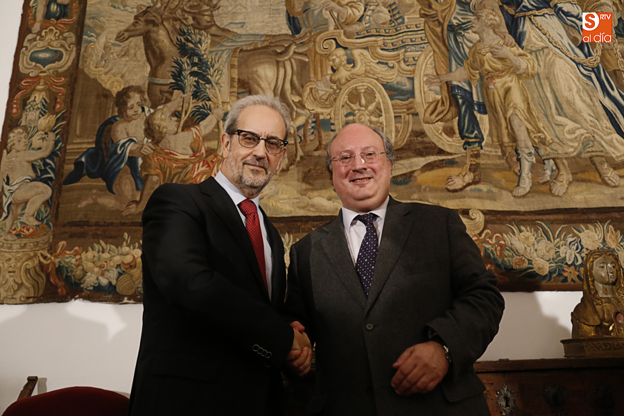 El rector, Daniel Hernández Ruipérez, y el nuevo vicerrector Enrique Cabero. Foto: Alejandro López