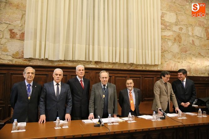 La Real Academia de Medicina de Salamanca abre oficialmente el curso 2017