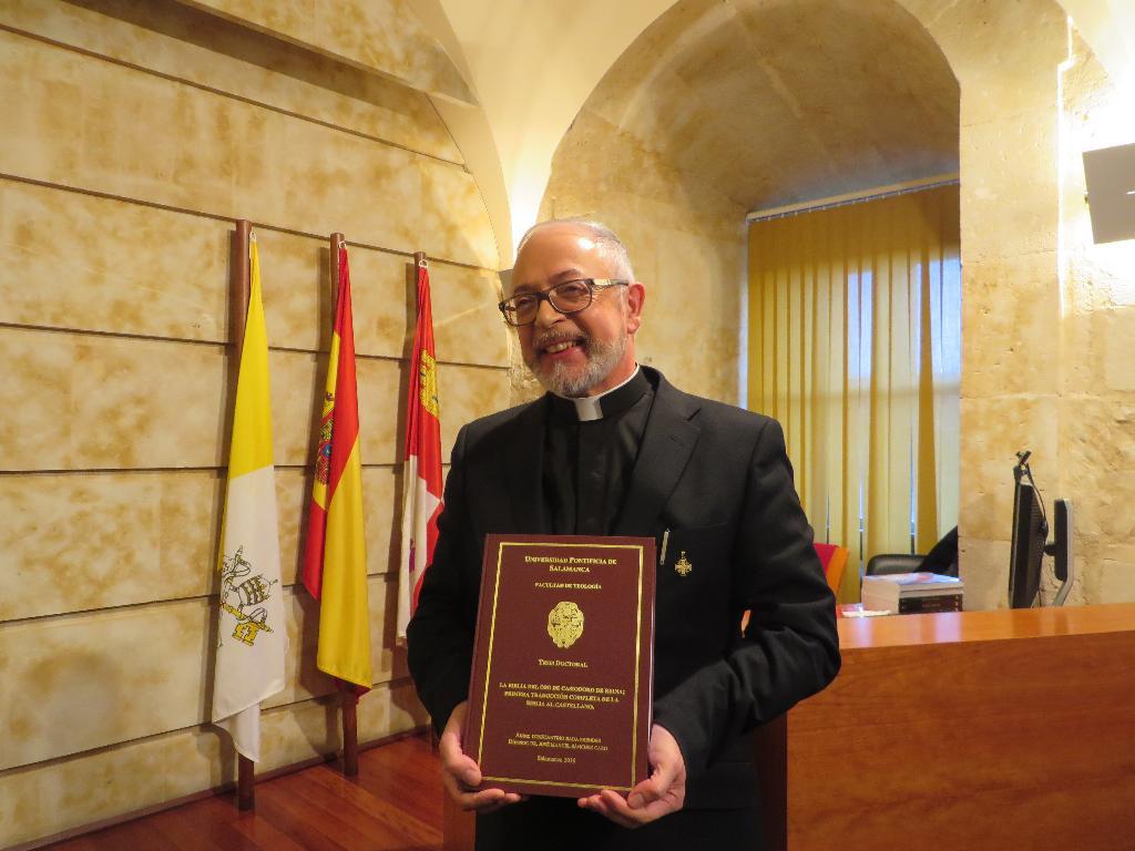 Constantino Bada Prendes defiende su tesis doctoral La Biblia del Oso de Casiodoro de Reina;...