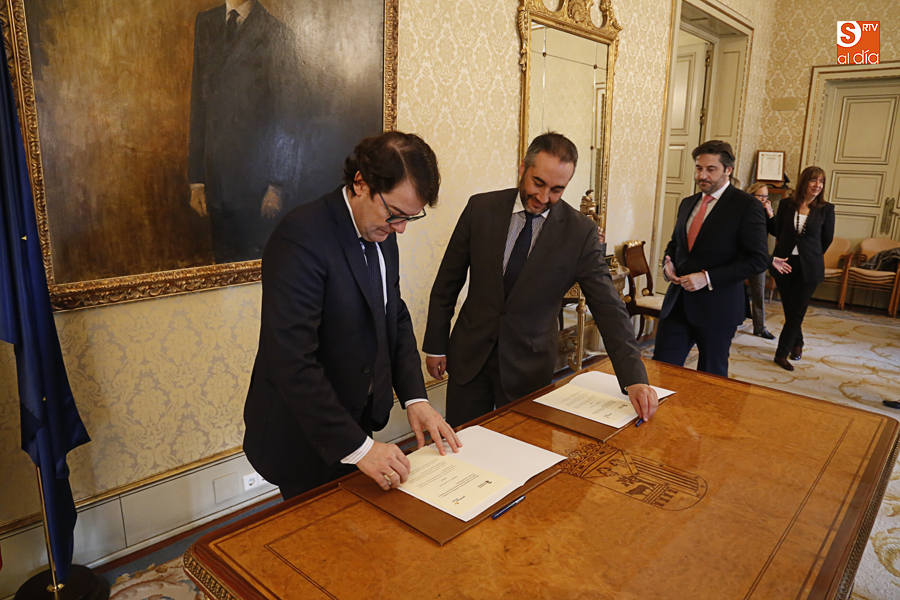 Firma del convenio en el Ayuntamiento. Foto: Alejandro López