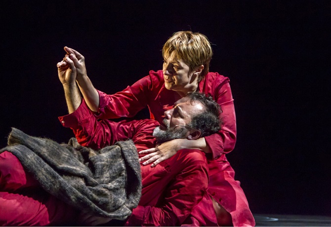 Representación de El Cartógrafo, con Blanca Portillo y José Luis García