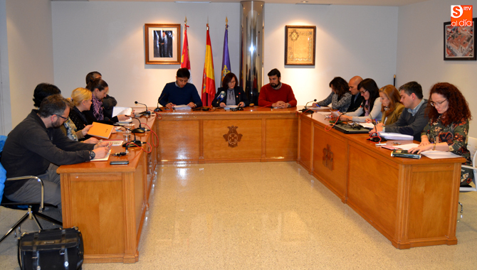 La Corporación municipal costaba a las arcas públicas en 2016 un total de 60.545 euros. Foto: Archivo