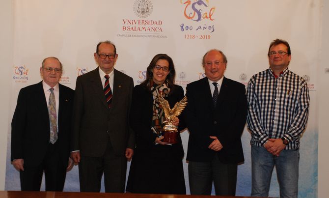 La Universidad recibe el Premio Águilas Fauba de la Federación de Barrios Antiguos  