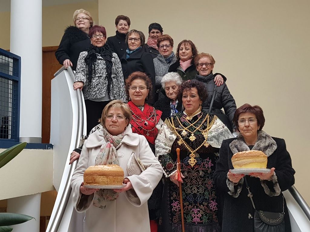 Las aguederas en el escalera de la Casa Consistorial | Fotos: Elena Sánchez