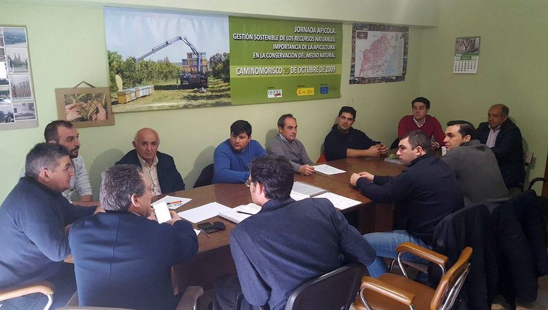 Estas es la primera de las reuniones entre apicultores, pero vendrán muchas más