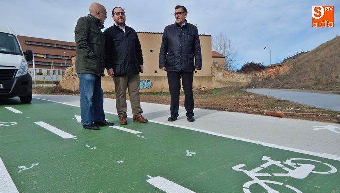 Visita a las actuaciones realizadas en un tramo del carril bici del arroyo de Zurguén, en Vistahermosa