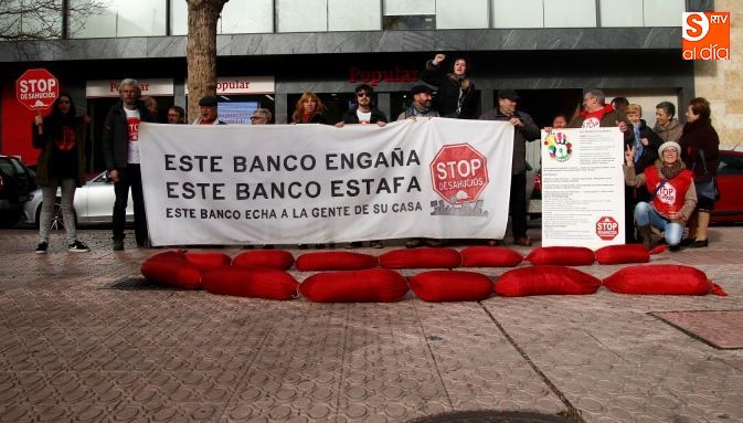 Stop Desahucios, a las puertas del Popular