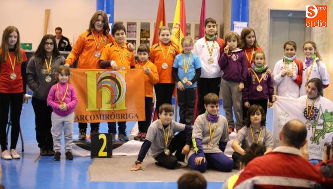 Momento de la entrega de medallas a los campeones del torneo autonómico