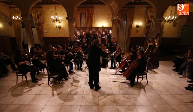 El Coro de Cámara ha estado acompañado por la Orquesta del Casino. Foto: David Fernández