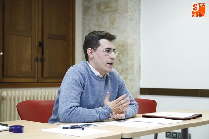Tomás González, durante su intervención en Aula Cofrade. Fotos: David Fernández