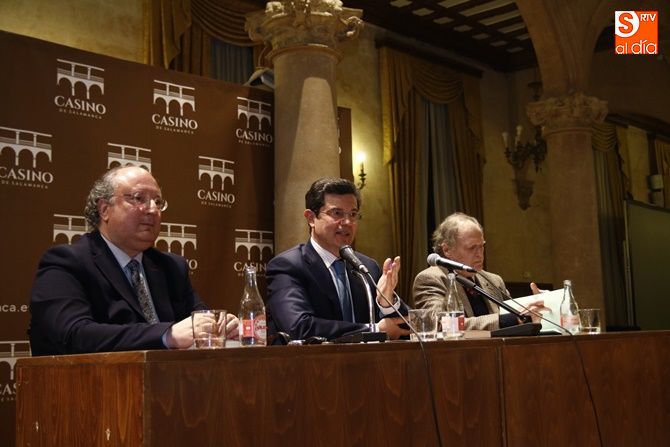 Un momento del acto celebrado en el Casino de Salamanca. Fotos: David Fernández