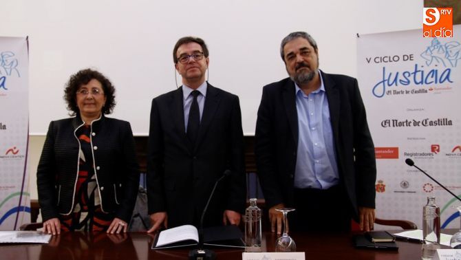 Carmen Herrero, González Clavijo y Carlos Aganzo. Foto: David Fernández