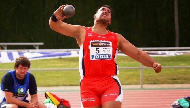 Juan Francisco Domínguez Berrocal, en un lanzamiento de peso