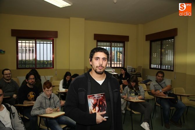 Daniel Hernández Barreña, en la presentación de su novela