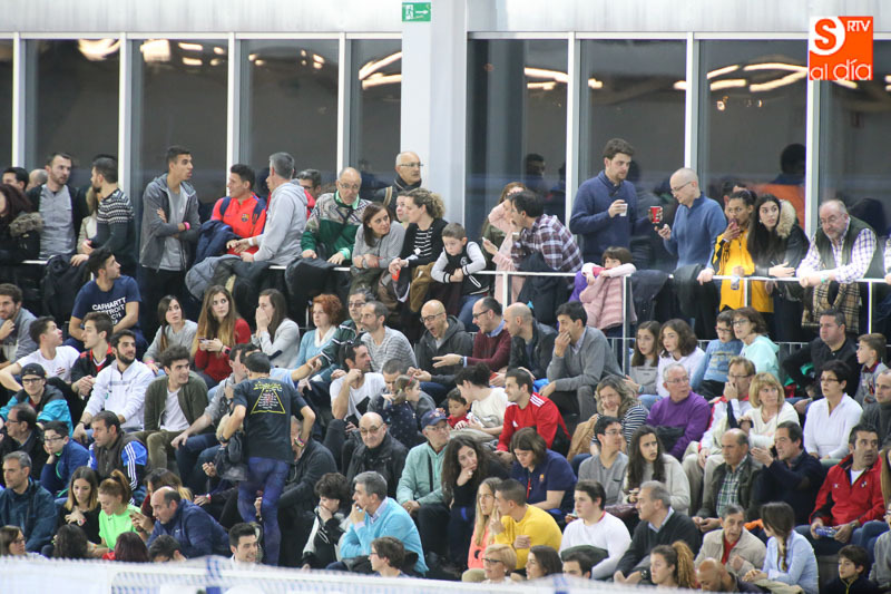 Las gradas de la pista cubierta han presentado buena entrada