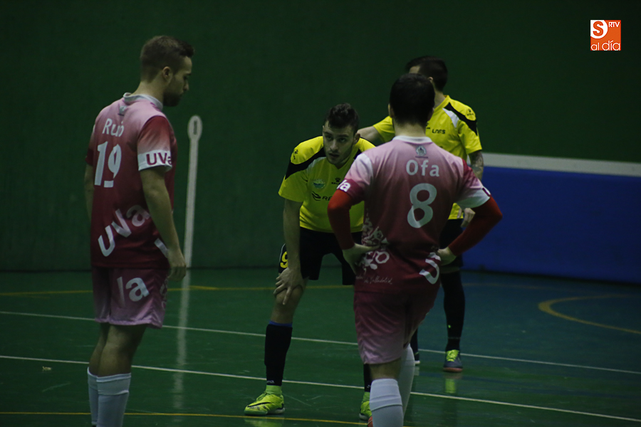 Jugada del partido entre el San José y la Universidad de Valladolid. Foto: Alejandro López